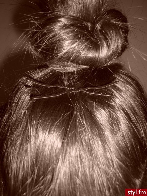 hair. hair - Średnie Fryzury