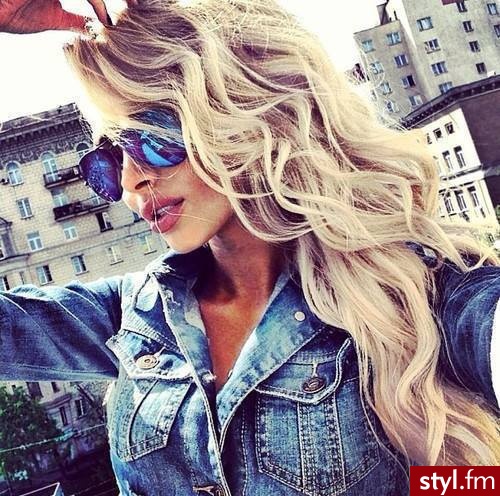 Blond Rozpuszczone Kręcone Na co dzień Długie Fryzury