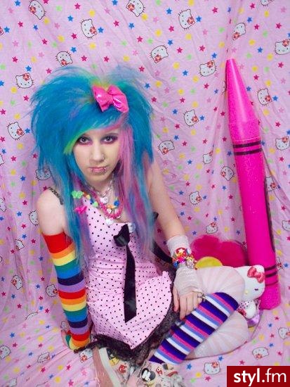 to nie moja fotka ^^ jeżeli to zdjecie znajduje sie juz w galerii prosze napisac, to usune xd - EMO Alternatywne Średnie Fryzury