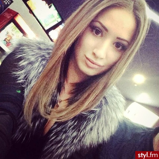 Średnie Fryzury