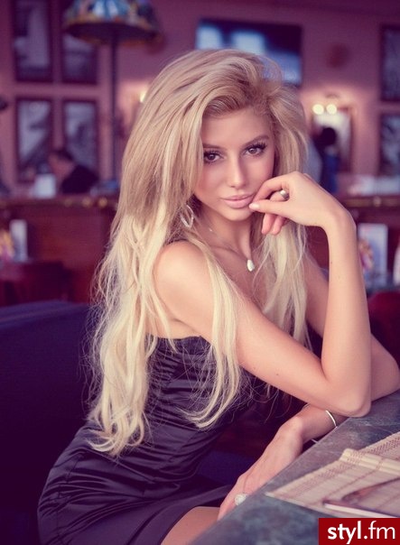 Blond Rozpuszczone Proste z grzywką Na co dzień Długie Fryzury