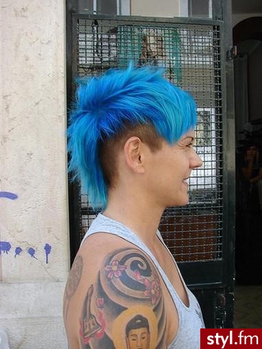 in blue - Średnie Męskie Fryzury
