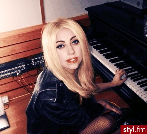 Blond Rozpuszczone Proste Na co dzień Średnie Fryzury