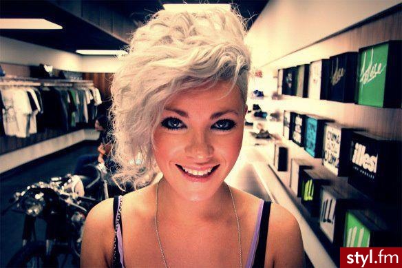 Blond Rozpuszczone Kręcone Na co dzień Krótkie Fryzury