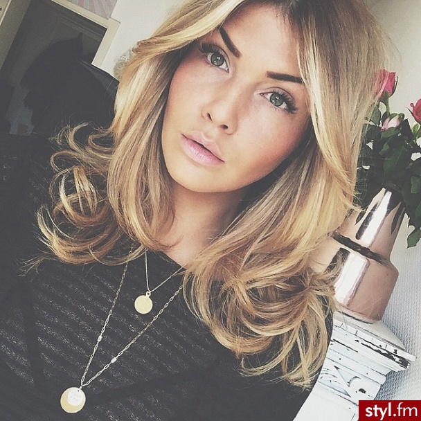 Średnie Fryzury