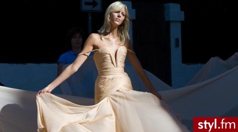 Sukienki Moda