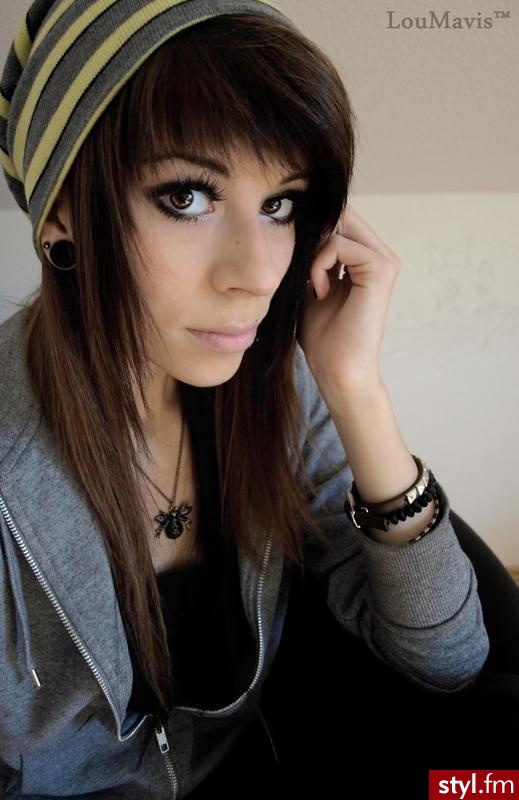 Średnie Fryzury