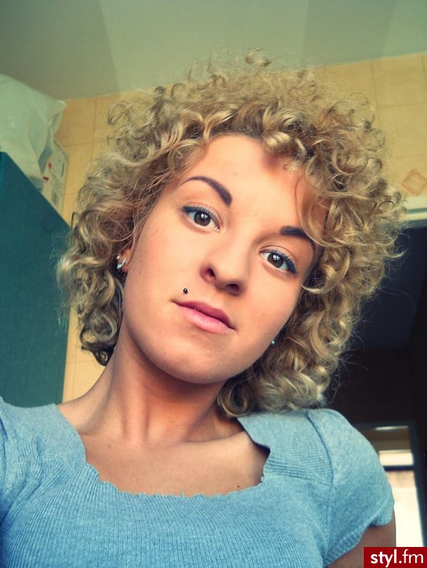 jaa.. - Blond Rozpuszczone Kręcone Na co dzień Krótkie Fryzury
