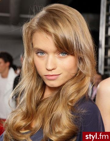 Średnie Fryzury
