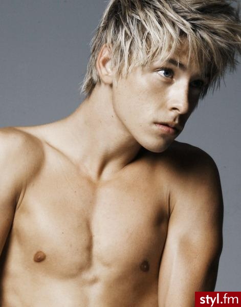 Mitch Hewer - Średnie Męskie Fryzury