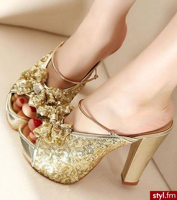 Klapki Buty Moda