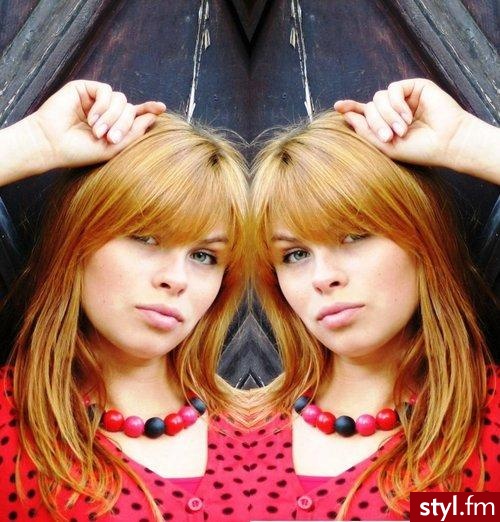 Foto umieszczone za zgodą modelki :-). - Średnie Fryzury