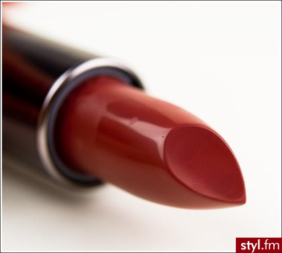 CoverGirl Smolder Lip Perfection Lipcolor - Dzienne Makijaże
