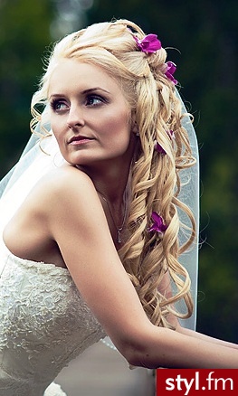 Blond Rozpuszczone Kręcone Ślubne Długie Fryzury