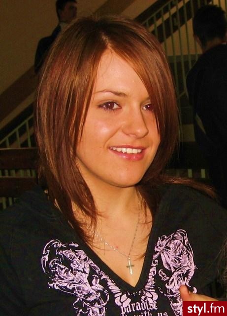Średnie Fryzury