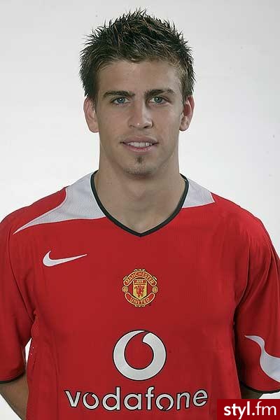 Gerard Pique - Średnie Męskie Fryzury