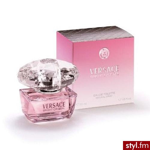 "Donatella tworząc Versace Bright Crystal pragnęła stworzyć perfumy świeże i kwiatowe. Świetlisty, kryształowy flakon Versace Bright Crystal kryje orzeźwienie, odurzającą moc kwiatów, oraz zmysłowość - podane w najbardziej eleganckiej i luksusowej fo - Misz-masz