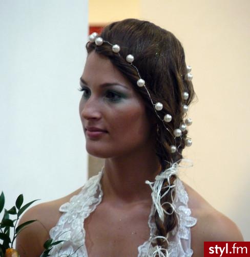 Ślubne Średnie Fryzury