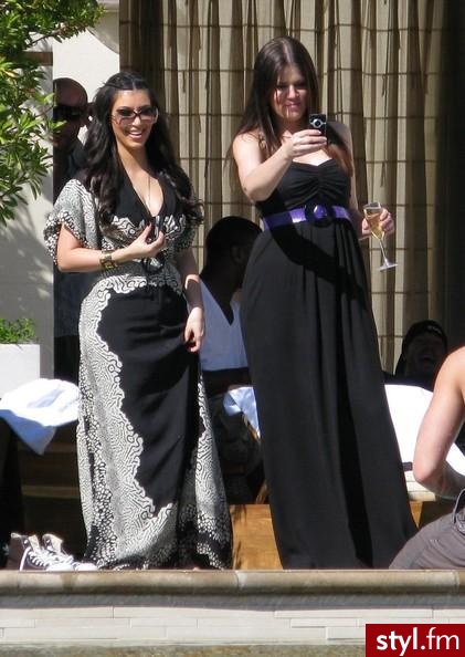 Kim & Khloe  Kardashian - Moda uliczna Inne Moda