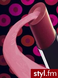 Odkryj sekret Ultra-miękkich pocałunków

Przedstawiamy pierwszą szminkę z innowacyjną dwuskładnikową formułą. Ta wyjątkowa szminka powstała z połączenia gęstej otoczki pełnej głębokiego nasyconego koloru z miękkim sztyftem o unikalnej konsystencji musu. - Makijaże