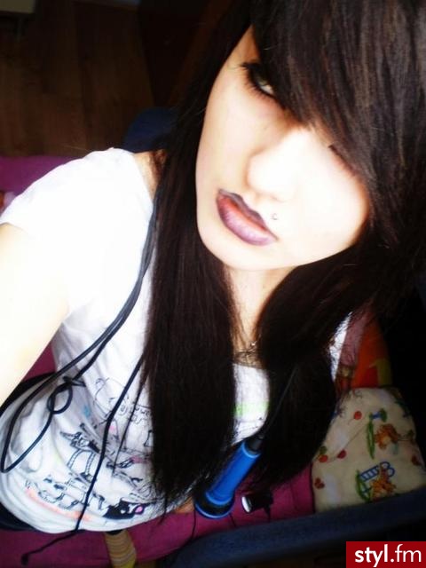 www.myspace.com/panna_em - EMO Alternatywne Średnie Fryzury