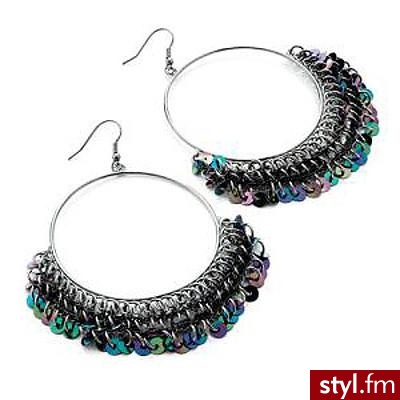 Oversized Peacock Sequin Hoop Earrings (Black Tone) - 5.5cm... - Polyvore. Pobrano ze strony: http://www.polyvore.com/oversized_peacock_sequin_hoop_earrings/thing?id=19693717 - Pozostałe Dodatki Moda