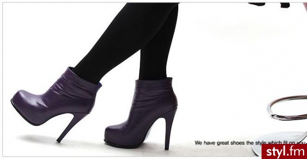 YSL Yves Saint Laurent. Cena:
267,95 zł - Pozostałe Buty Moda