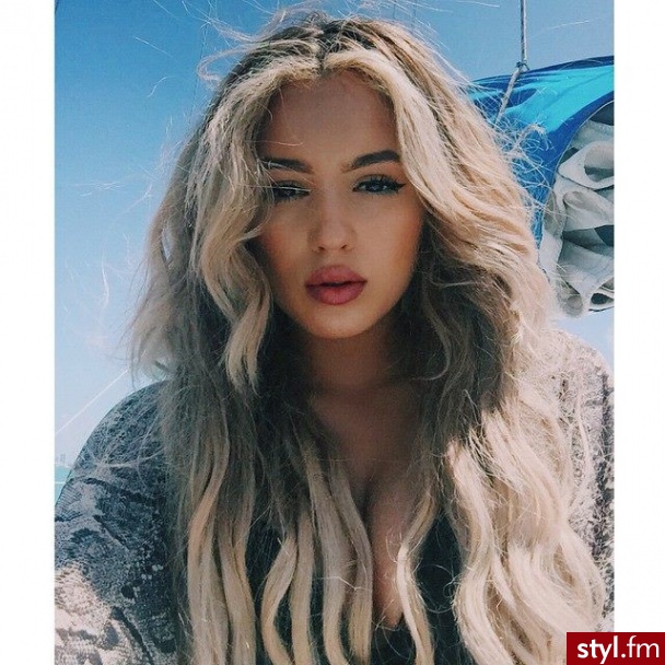 Blond Rozpuszczone Kręcone Na co dzień Długie Fryzury