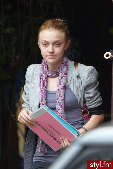 Dakota Fanning , boskie buty<3 - Moda uliczna Inne Moda