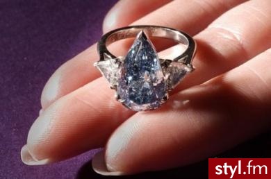 Błękitny diament sprzedany za $6,4 mln. Błękitny diament sprzedany za $6,4 mln - Pozostałe Dodatki Moda