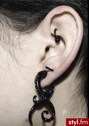 Rook <33 - Modyfikacje ciała