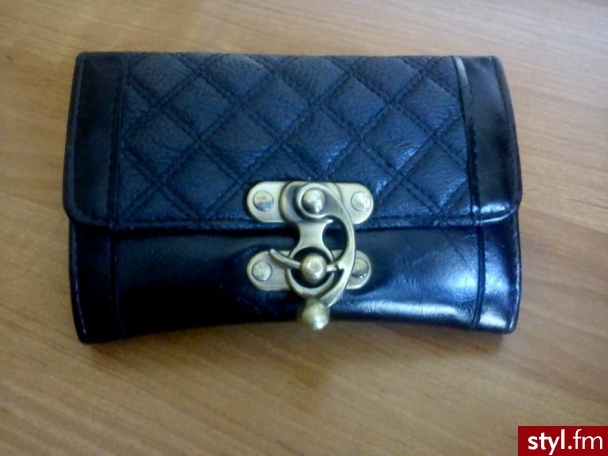 Portfele i etui Dodatki Moda