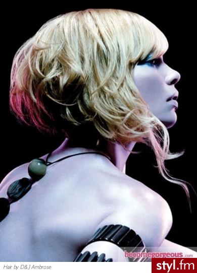 Blond Rozpuszczone Kręcone z grzywką Na co dzień Średnie Fryzury