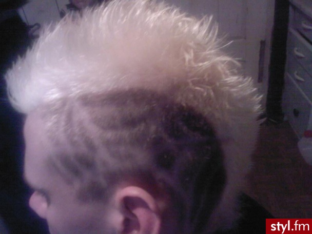 irokez męski blond ze wzorkami - Punk Rock Alternatywne Średnie Fryzury