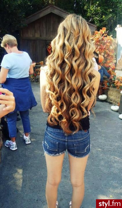 Blond Rozpuszczone Kręcone Na co dzień Długie Fryzury