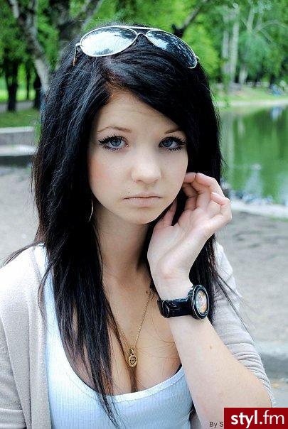 Średnie Fryzury