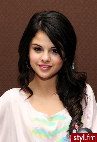 Selena Gomez - Brązowe Upięcie Kręcone z grzywką Na co dzień Długie Fryzury