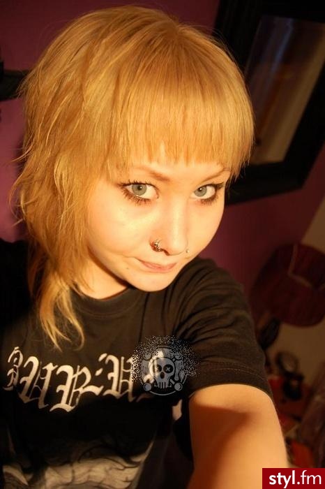 Średnie Fryzury