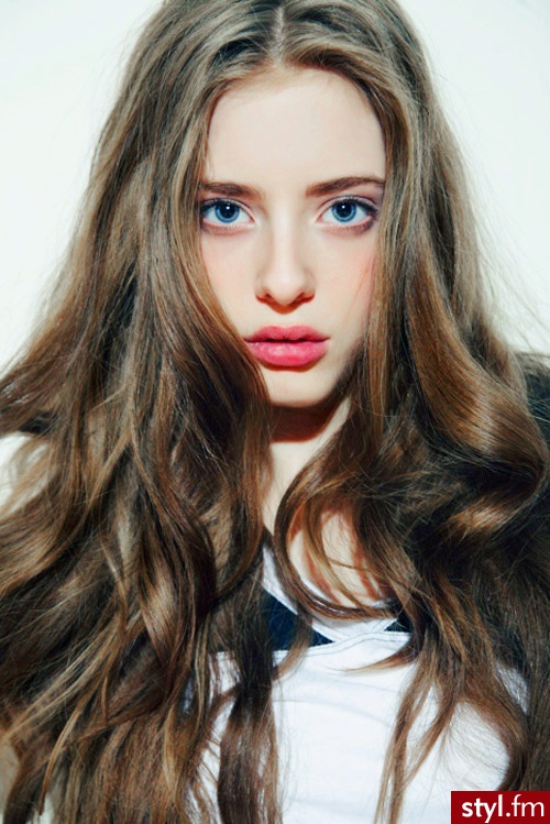 Średnie Fryzury