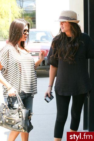Khloe & Kourtney Kardashian - Moda uliczna Inne Moda