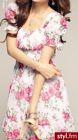 Sukienki Moda