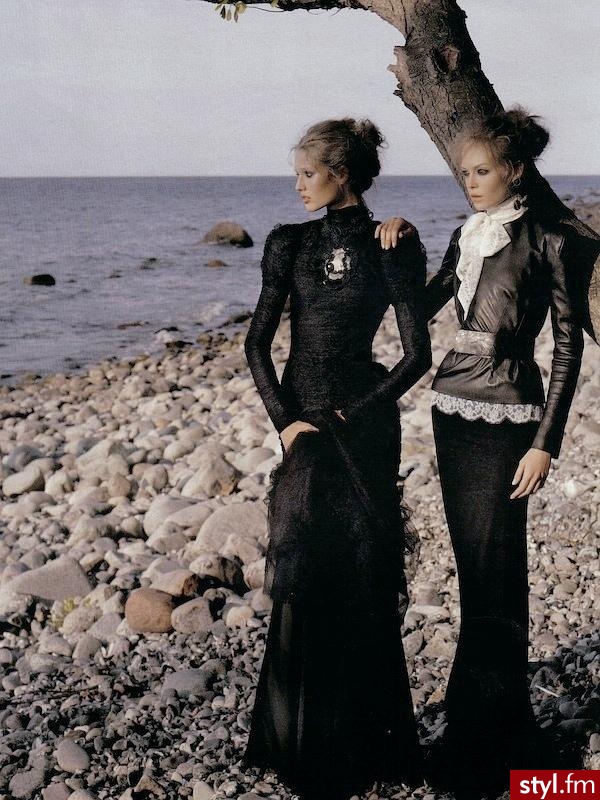 Sukienki Moda