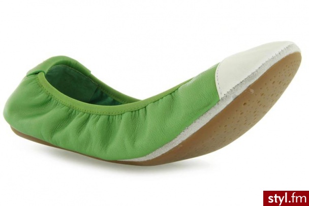 Guess BALERINKI BAYLA LAMINATED LEA BALLERINA BGREE - Balerinki Buty Moda