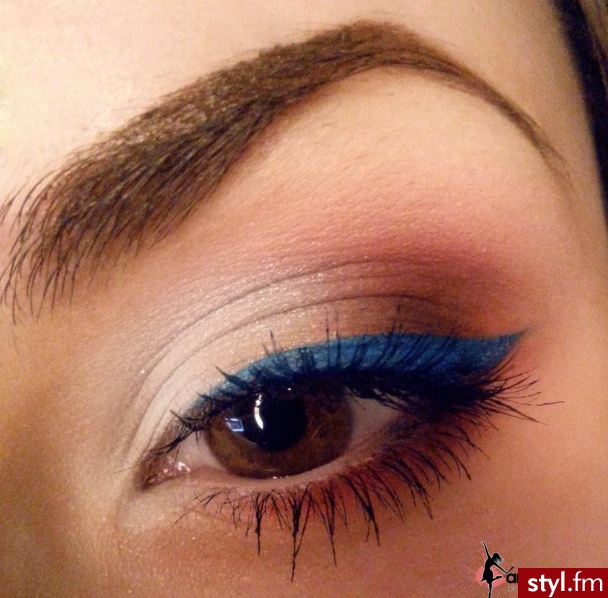 Więcej zdjęć oraz wykonanie makijażu step by step znajdziesz na: http://dancebrushes.blogspot.com/ - Dzienne Makijaże