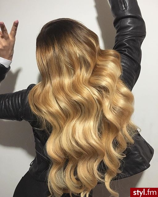 Blond Rozpuszczone Kręcone Na co dzień Długie Fryzury