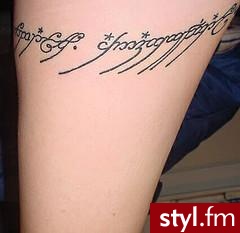 Niestety nie mam pojecia co oznacza ten tatuaz. - Tatuaże