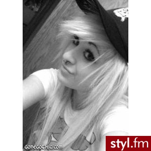 jest w galerii  .? daj link ;] - EMO Alternatywne Średnie Fryzury