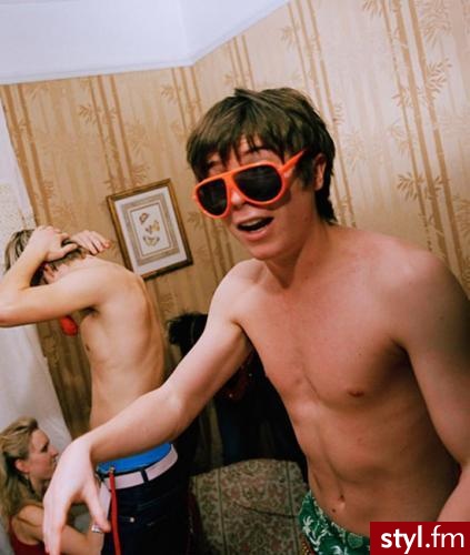 Joseph Dempsie. Joseph Dempsie - Średnie Męskie Fryzury