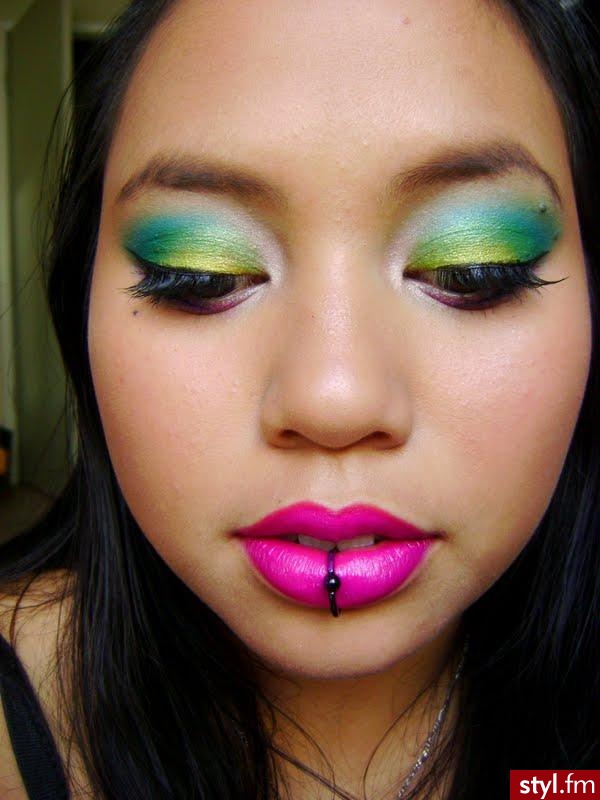 Lips:  NYX Lipliners in Pinky, Plush Red - Dzienne Makijaże