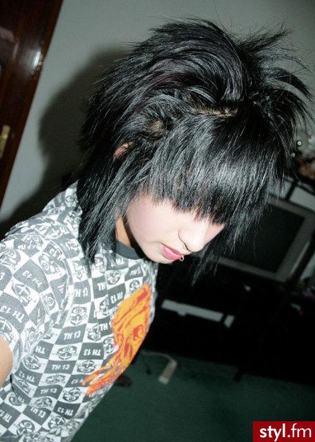 To nie mój fryz i nie moje foto! - EMO Alternatywne Średnie Fryzury